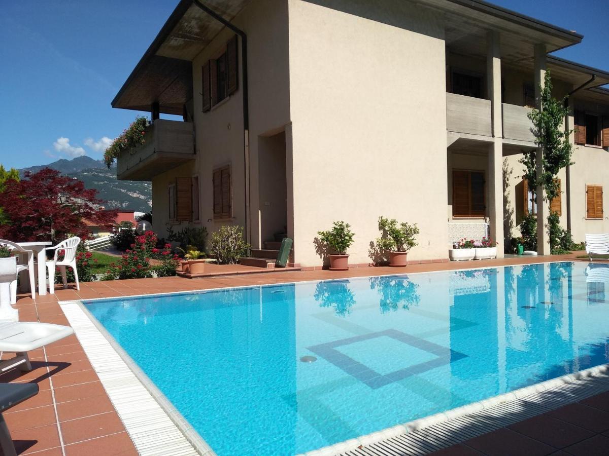 Villa Fiori مالتشيزينيه المظهر الخارجي الصورة